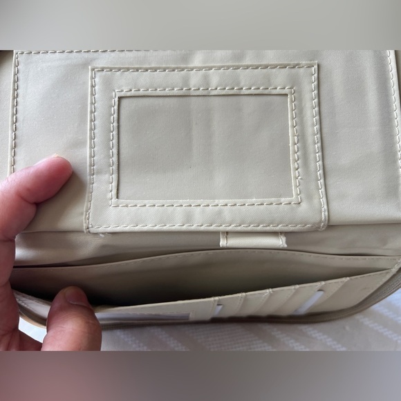 Gold “G” crossbody/wallet - Picture 8 of 12
